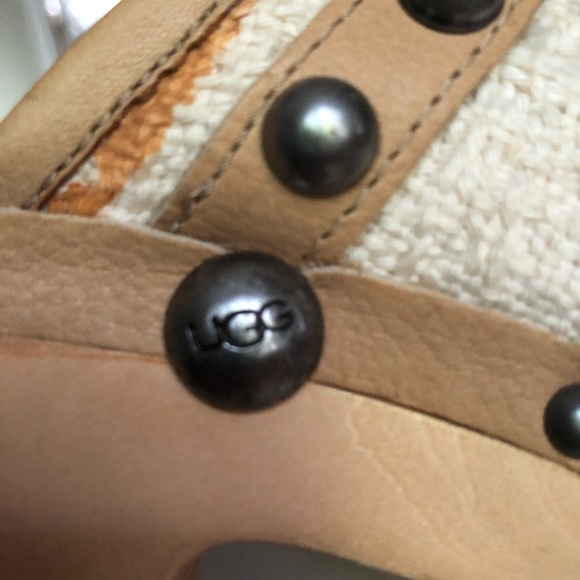 Gently used UGG clogs - Picture 6 of 8